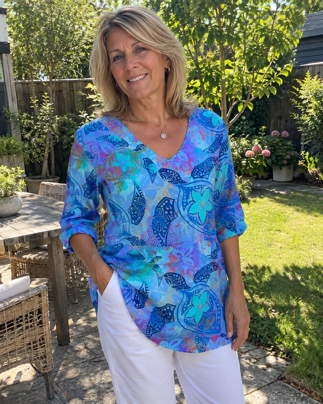 Jodie – Long V-Neck Printed Blouse
