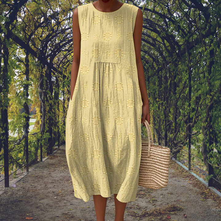 Simone – Sleeveless Textured Midi Dress with Pockets