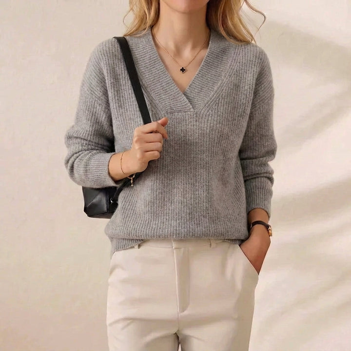 Ashley – V-Neck Ribbed Knit Jumper