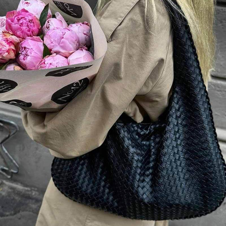 Kerrie – Woven Oversized Hobo Handbag
