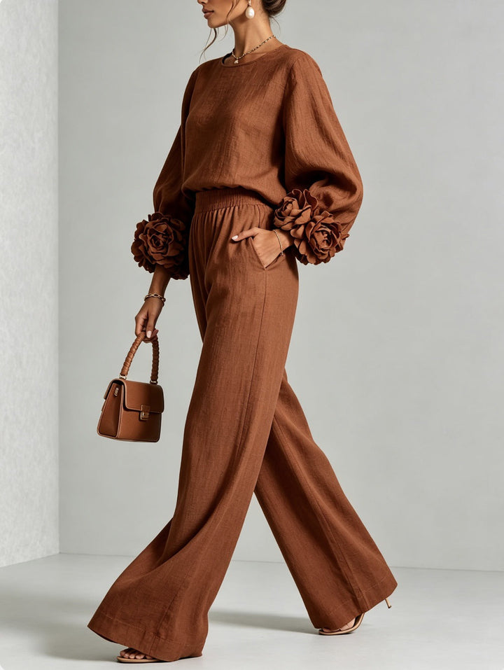 Shirley – Linen-Look Set with Floral Cuffs