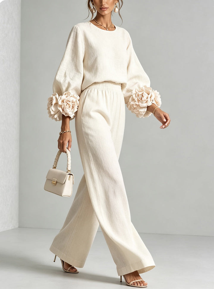 Shirley – Linen-Look Set with Floral Cuffs