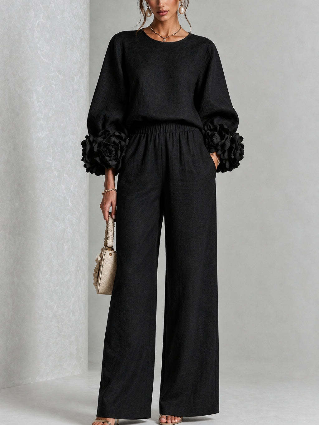 Shirley – Linen-Look Set with Floral Cuffs
