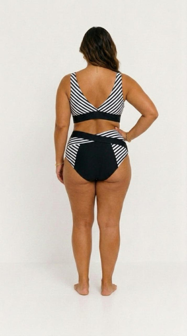 Janelle – Striped Crossover Bikini Set