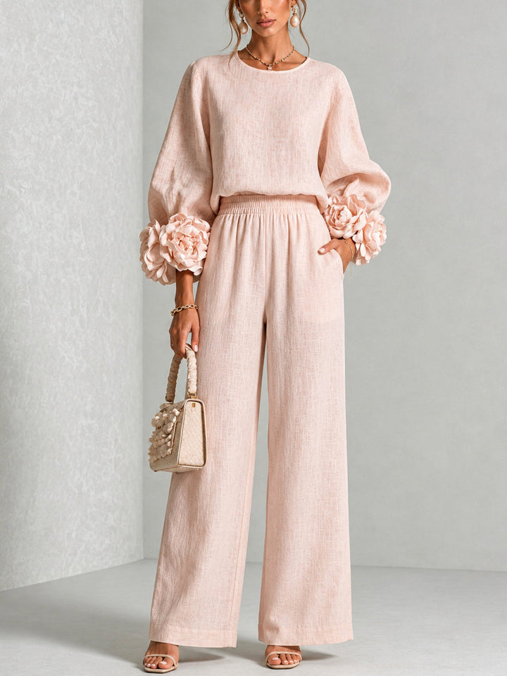 Shirley – Linen-Look Set with Floral Cuffs