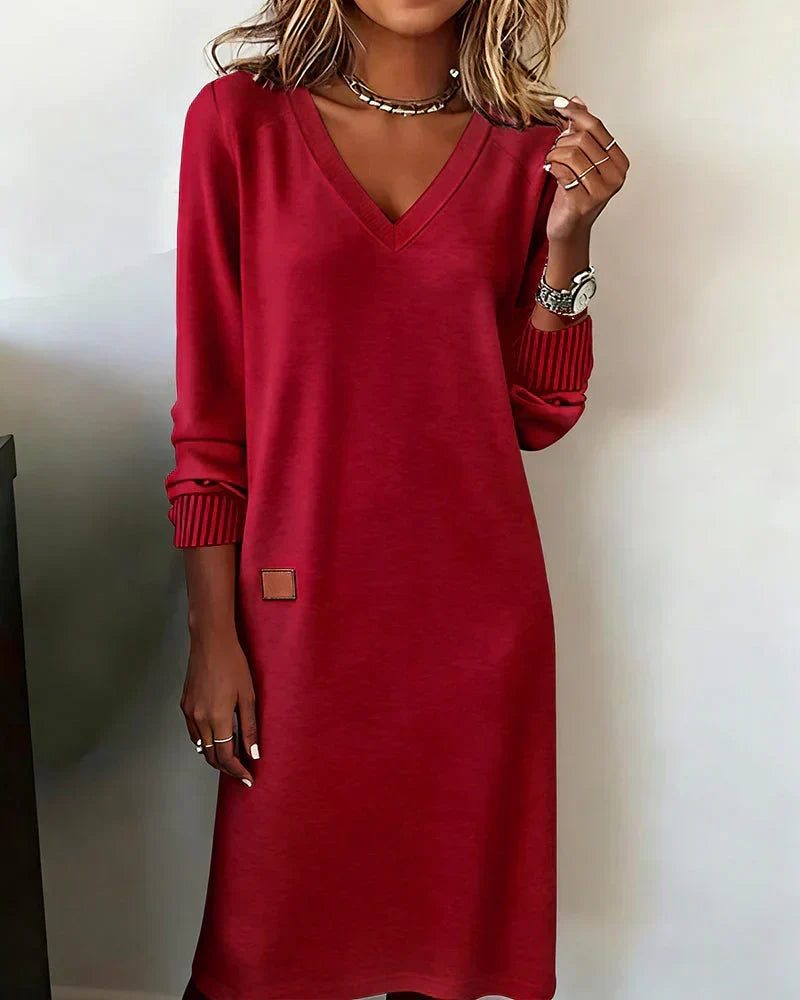 Kay – Relaxed V-Neck Knit Midi Dress